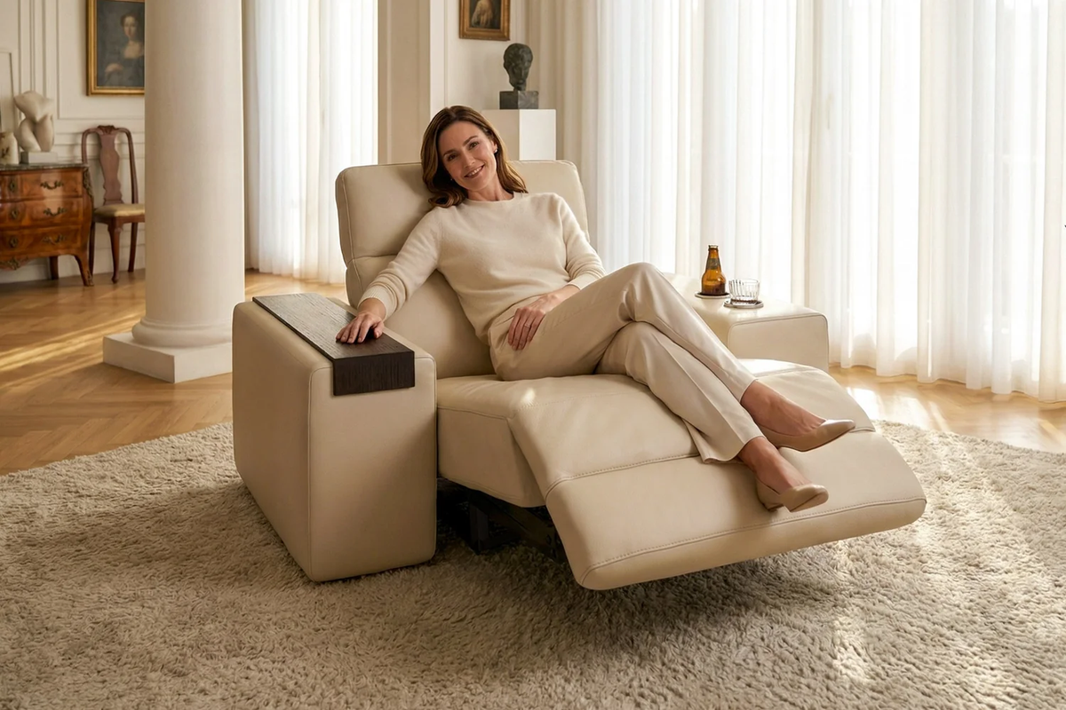 Los Angeles Modern Leather Armchair 49"